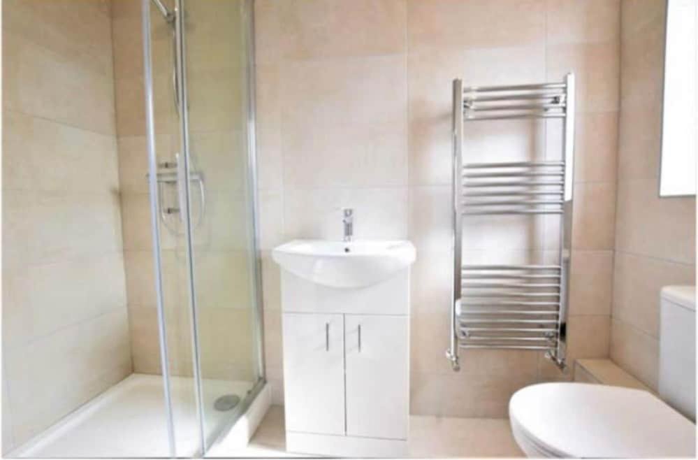 Bluehouse Drive shower room