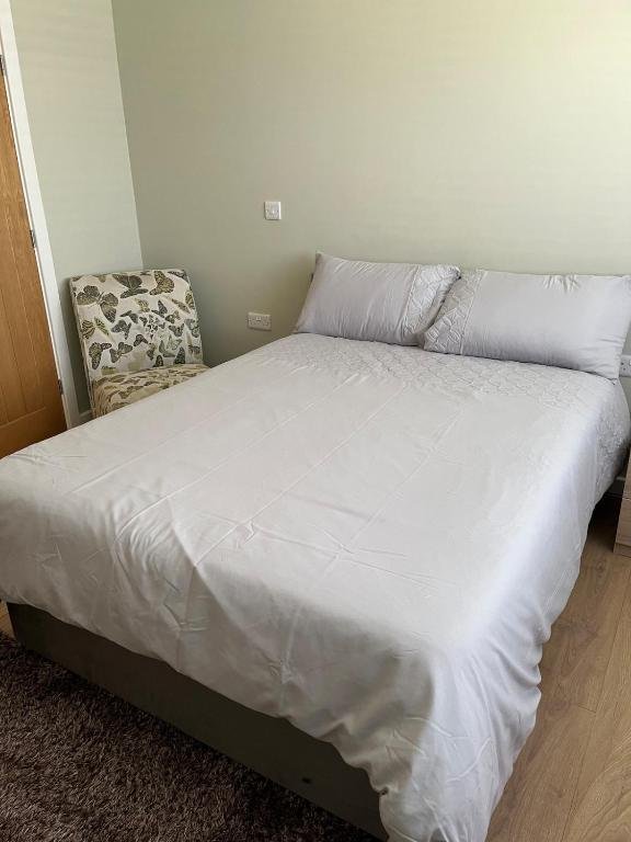 Bluehouse Drive double bedroom